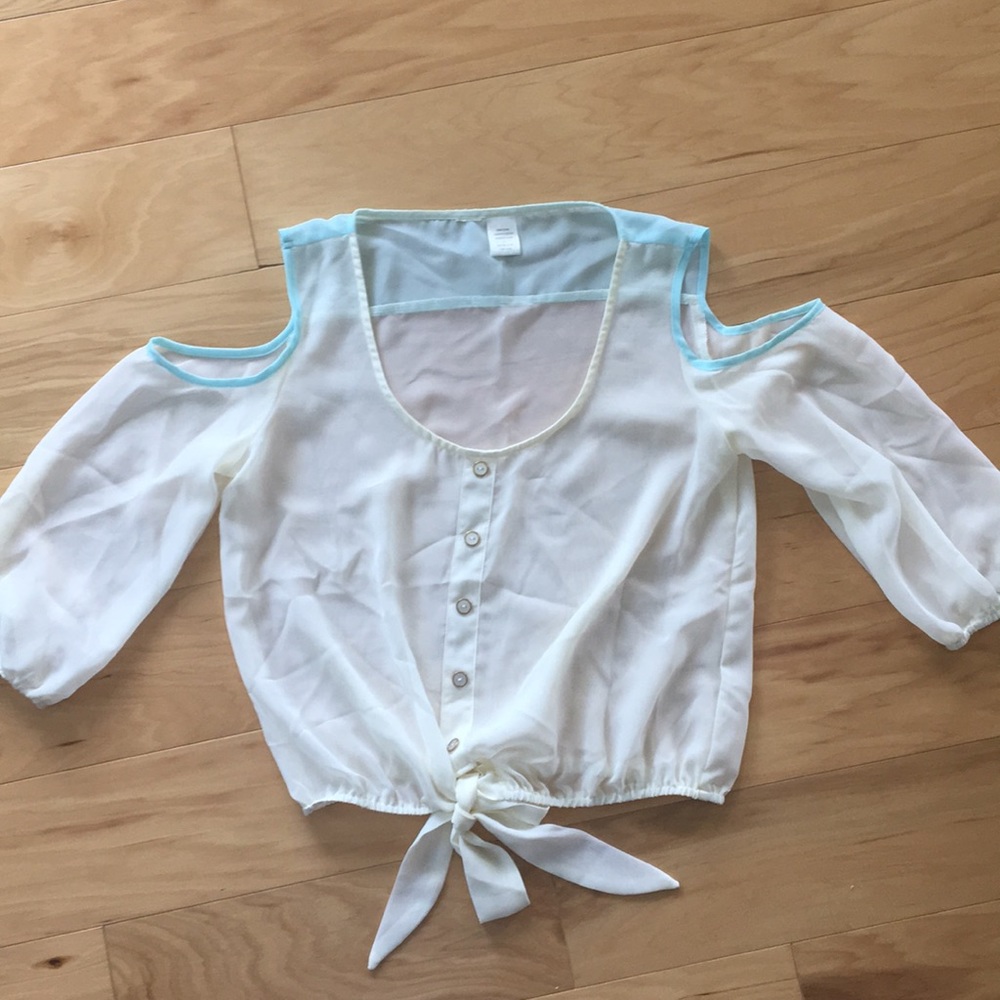 Cold shoulder tie front top